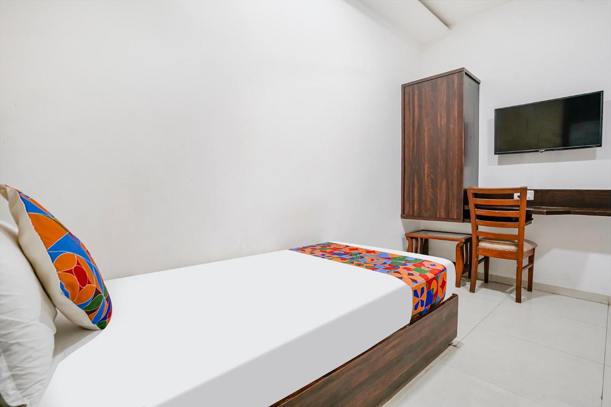 Fabhotel Elvis Inn - Nr Mumbai International Airport エクステリア 写真